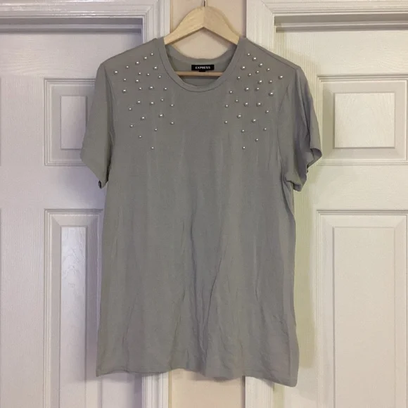 Express Gray Pearl Embellished T-Shirt - Picture 6 of 7